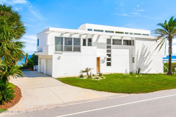 Attached, Exterior, Facade, Modern