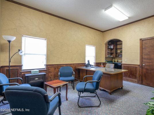 Home Office, Interior