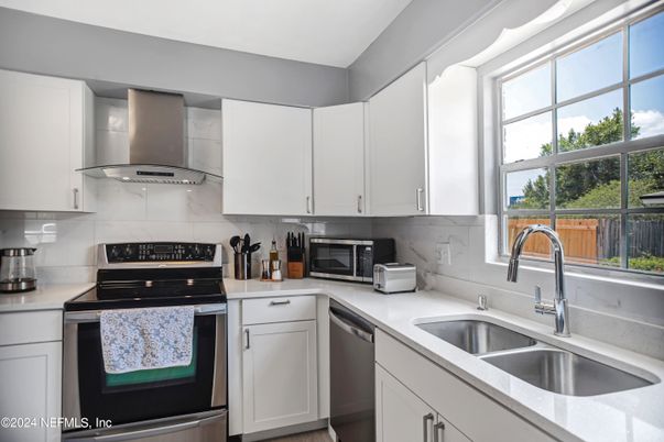 Interior, Kitchen, Stainless Steel Appliances