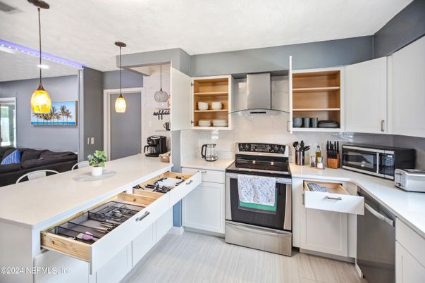 Interior, Kitchen, Pendant Lights, Stainless Steel Appliances