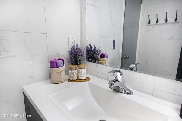 Bathroom, Interior, Marble Walls