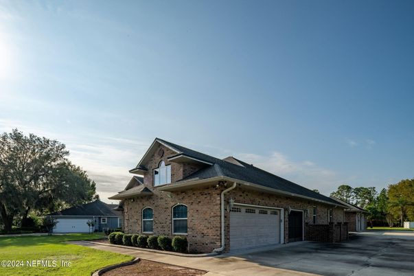 Attached, Exterior, Facade, Brick Facade, Brick Traditional