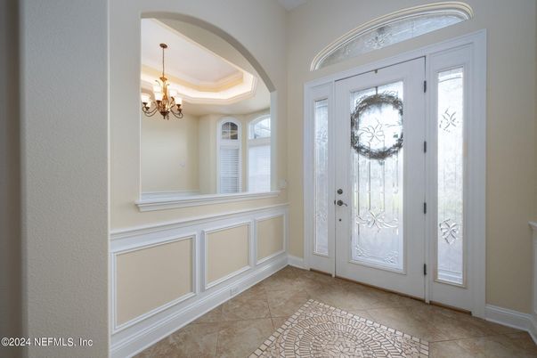 Chandelier, Interior