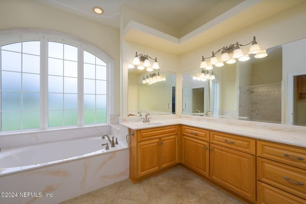 Bathroom, Dual Sink Vanities, Interior, Recessed Lighting