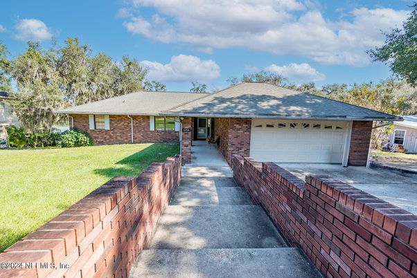 Attached, Exterior, Facade, Brick Facade, Ranch