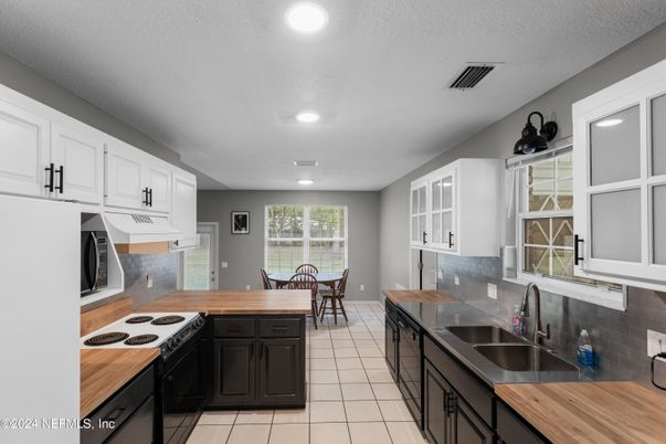 Dining room, Interior, Kitchen, Recessed Lighting