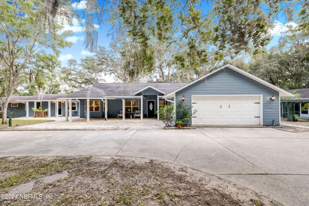 Attached, Exterior, Facade, Ranch