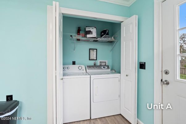 Interior, Utility Closets, Washer, Wood Texture Flooring