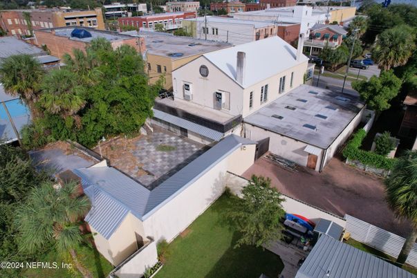 Exterior, Drone