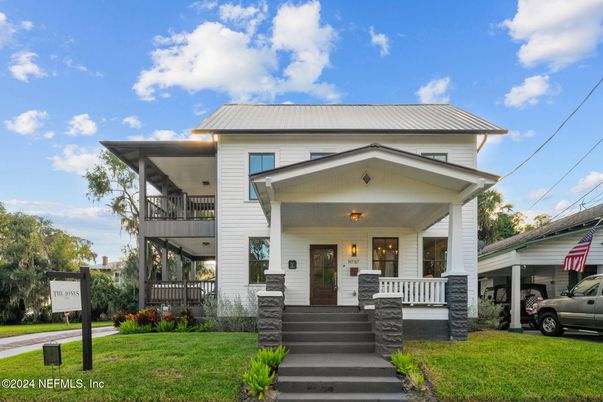 Exterior, Facade, American Craftsman