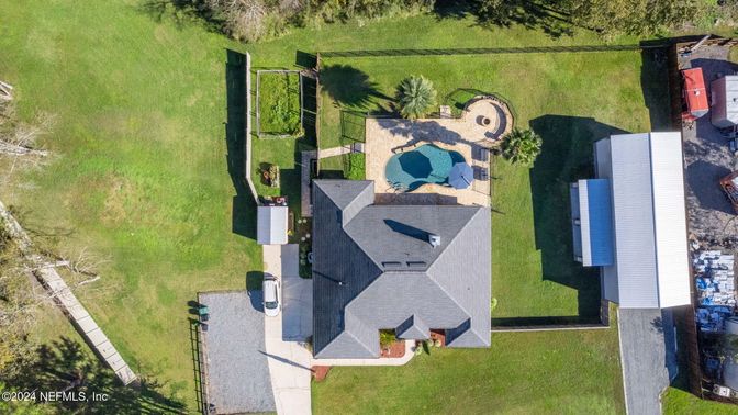 Exterior, Drone