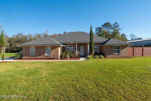 Exterior, Facade, Brick Facade, Ranch