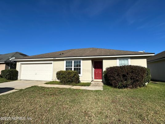 Attached, Exterior, Facade, Ranch