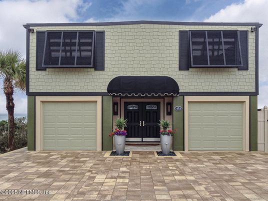 Attached, Exterior, Facade, Modern