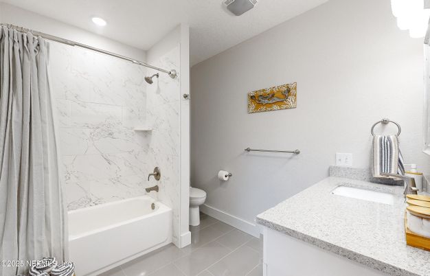 Bathroom, Interior, Marble Walls, Recessed Lighting