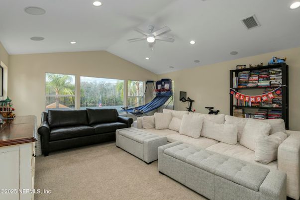 Fitness Equipment, Interior, Living room, Recessed Lighting