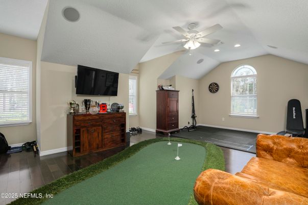 Fitness Equipment, Interior, Recessed Lighting, Wood Texture Flooring
