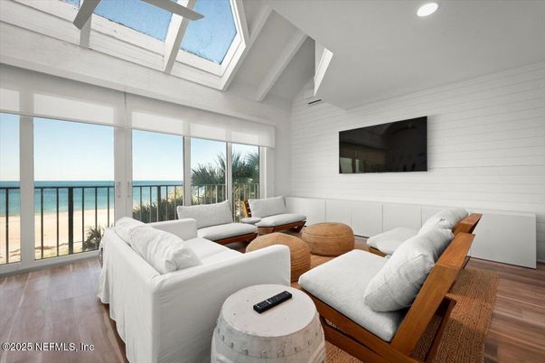 Interior, Living room, Recessed Lighting, Water, Wood Texture Flooring