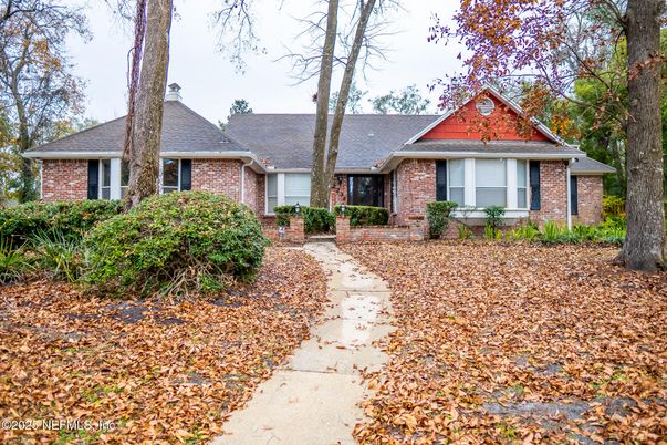 Exterior, Facade, Brick Facade, Ranch