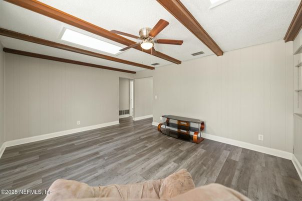Empty room, Interior, Wooden Beams, Wood Texture Flooring
