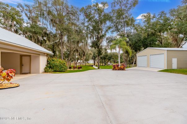 Detached Garage, Exterior