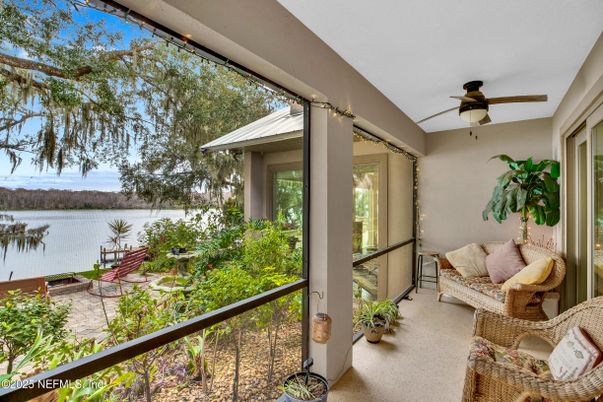 Interior, Sun Room, Water