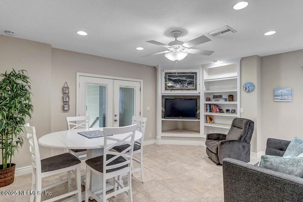 Dining room, Interior, Recessed Lighting