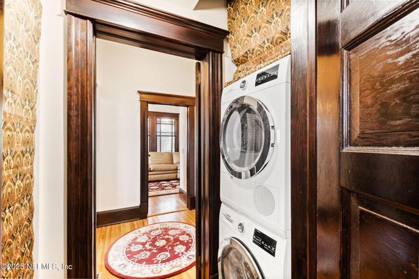 Interior, Utility Closets, Washer, Wood Texture Flooring