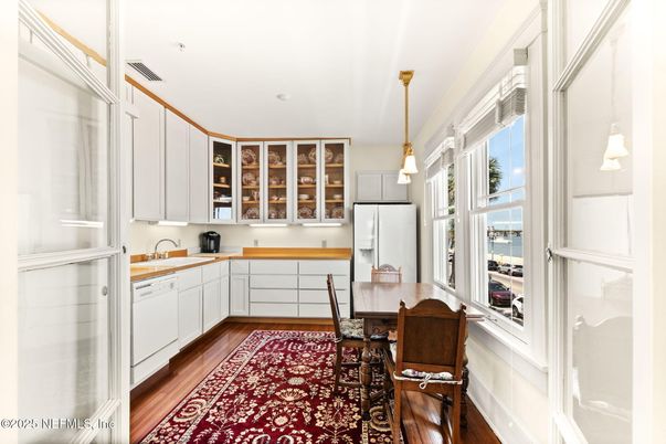 Dining room, Interior, Kitchen, Pendant Lights, Wood Texture Flooring