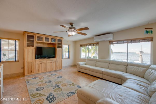 Interior, Living room, Water