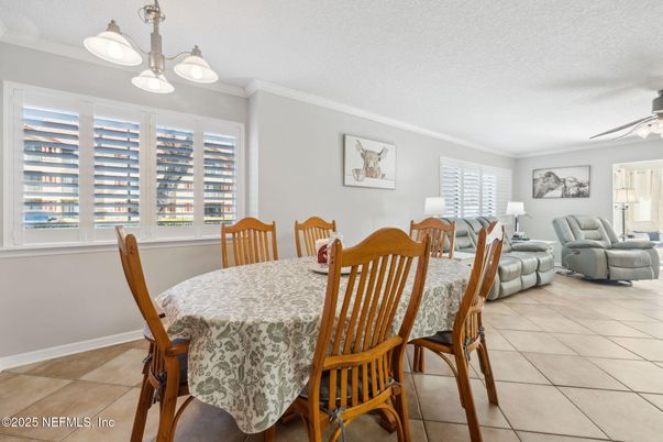 Dining room, Interior