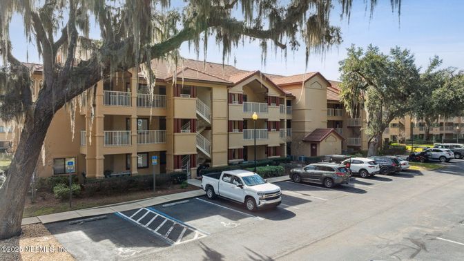 Exterior, Facade, Condo Building