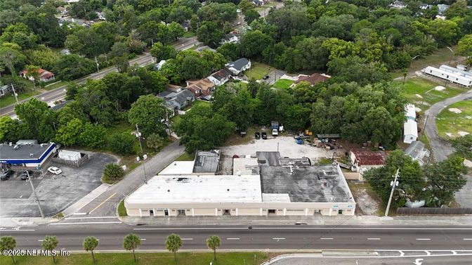 Exterior, Drone