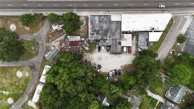 Exterior, Drone