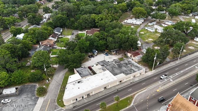Exterior, Drone