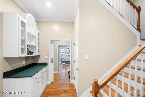 Interior, Recessed Lighting, Wood Texture Flooring