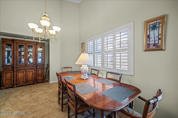 Chandelier, Dining room, Interior