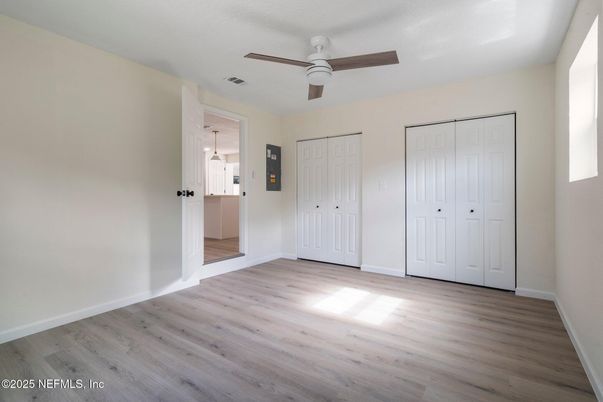 Empty room, Interior, Pendant Lights, Wood Texture Flooring