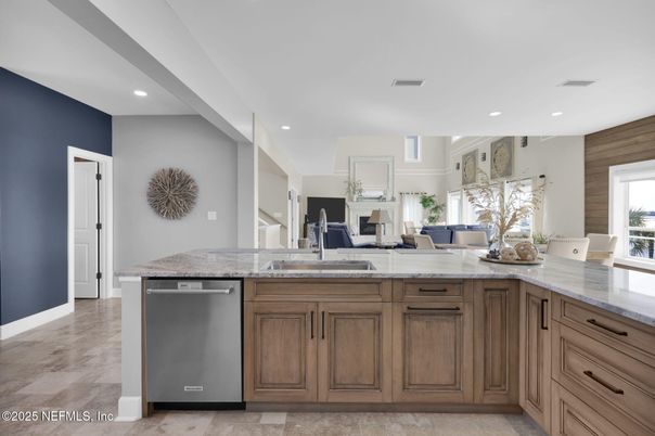 Fireplace, Interior, Kitchen, Recessed Lighting