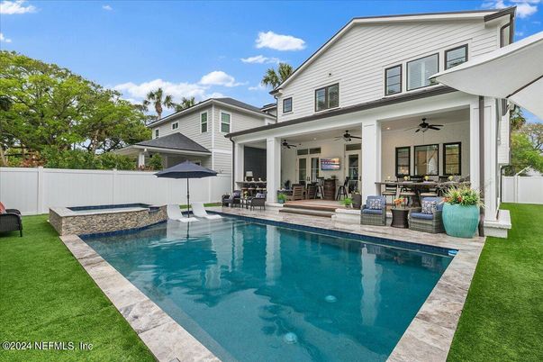 Exterior, Pool