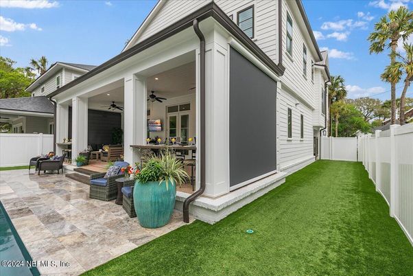 Backyard, Exterior