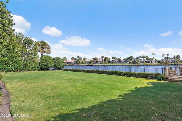 Exterior, Lake