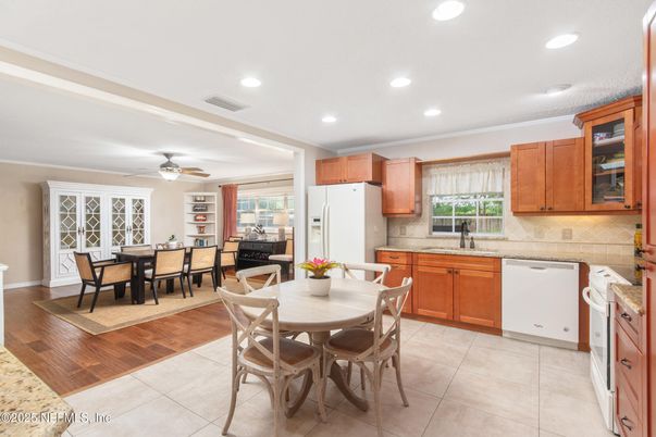 Dining room, Interior, Kitchen, Recessed Lighting, Wood Texture Flooring