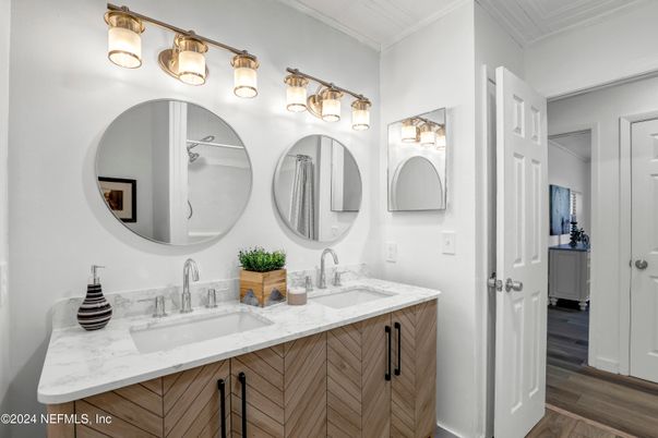 Bathroom, Dual Sink Vanities, Interior, Wood Texture Flooring