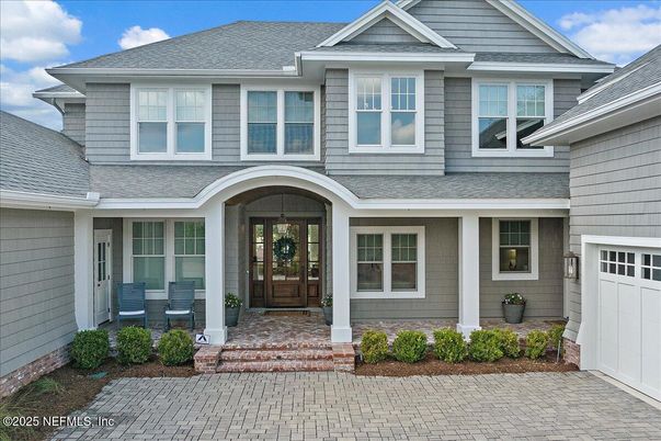 Exterior, Facade, American Craftsman
