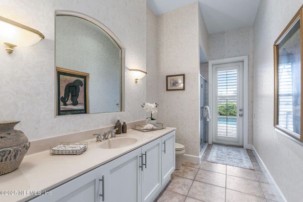 Bathroom, Dual Sink Vanities, Interior