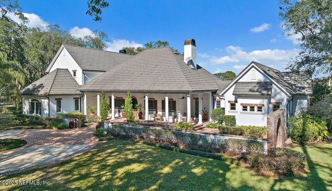 Exterior, Facade, Cape Cod