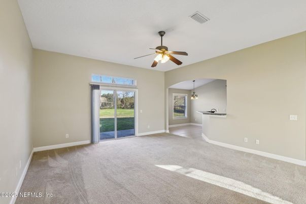 Empty room, Interior, Pendant Lights