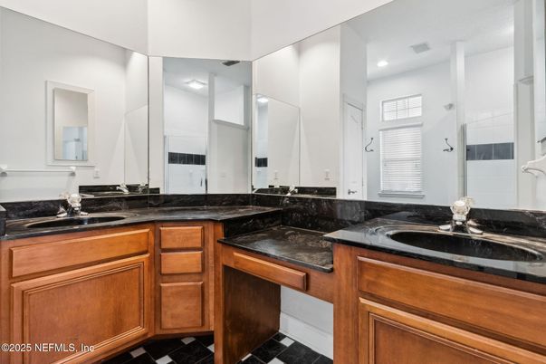 Bathroom, Dual Sink Vanities, Interior, Recessed Lighting