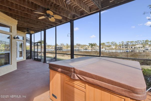 Exterior, Hot Tub, Water